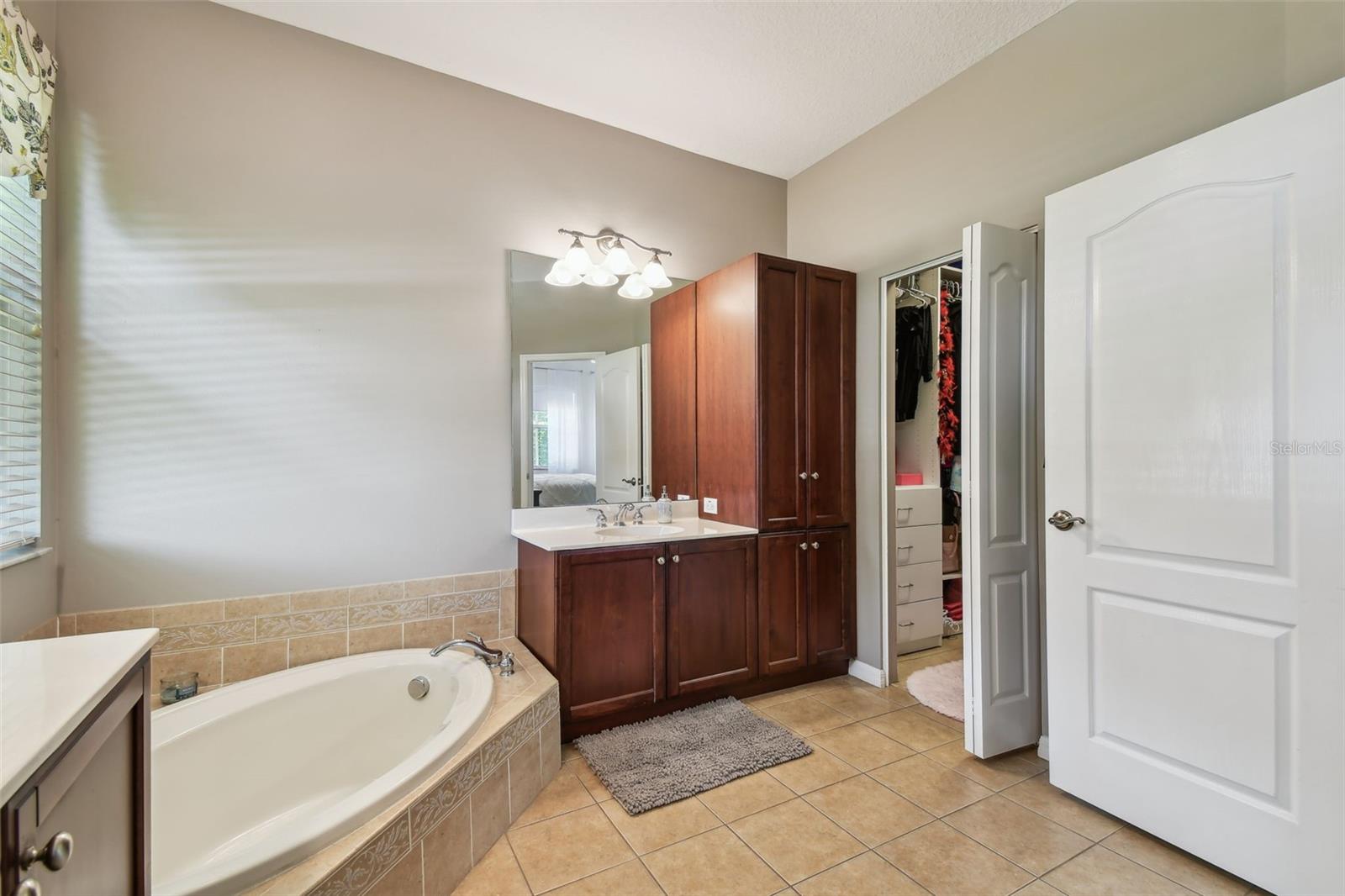 Image 50 of 88 For 3025 Naughton Way