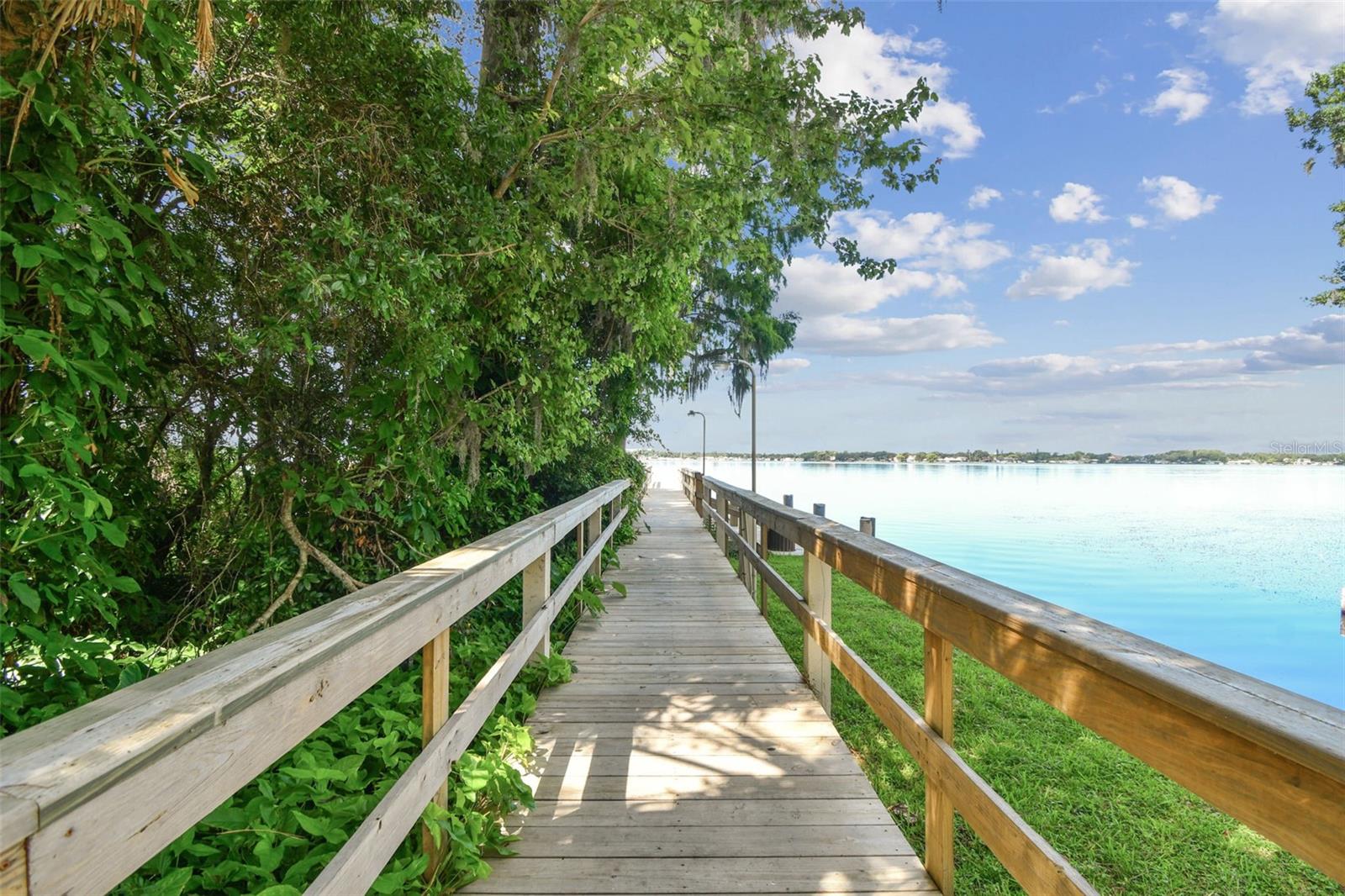 Listing photo id 90 for 3025 Naughton Way