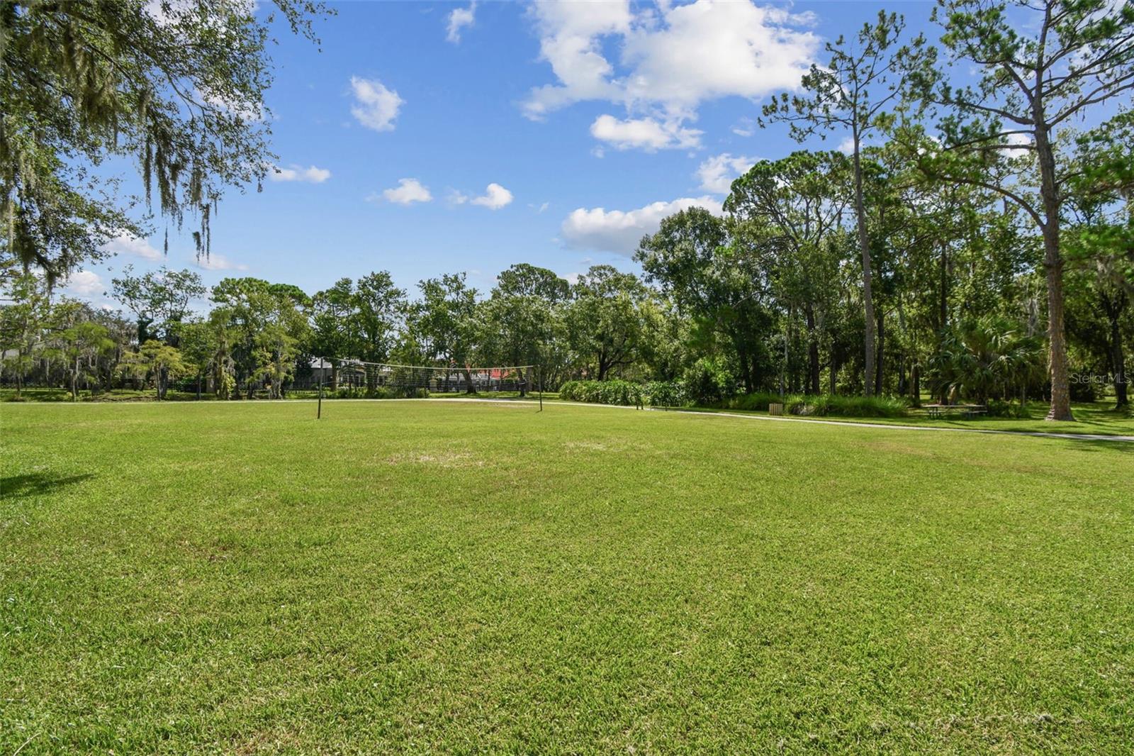 Listing photo id 97 for 3025 Naughton Way