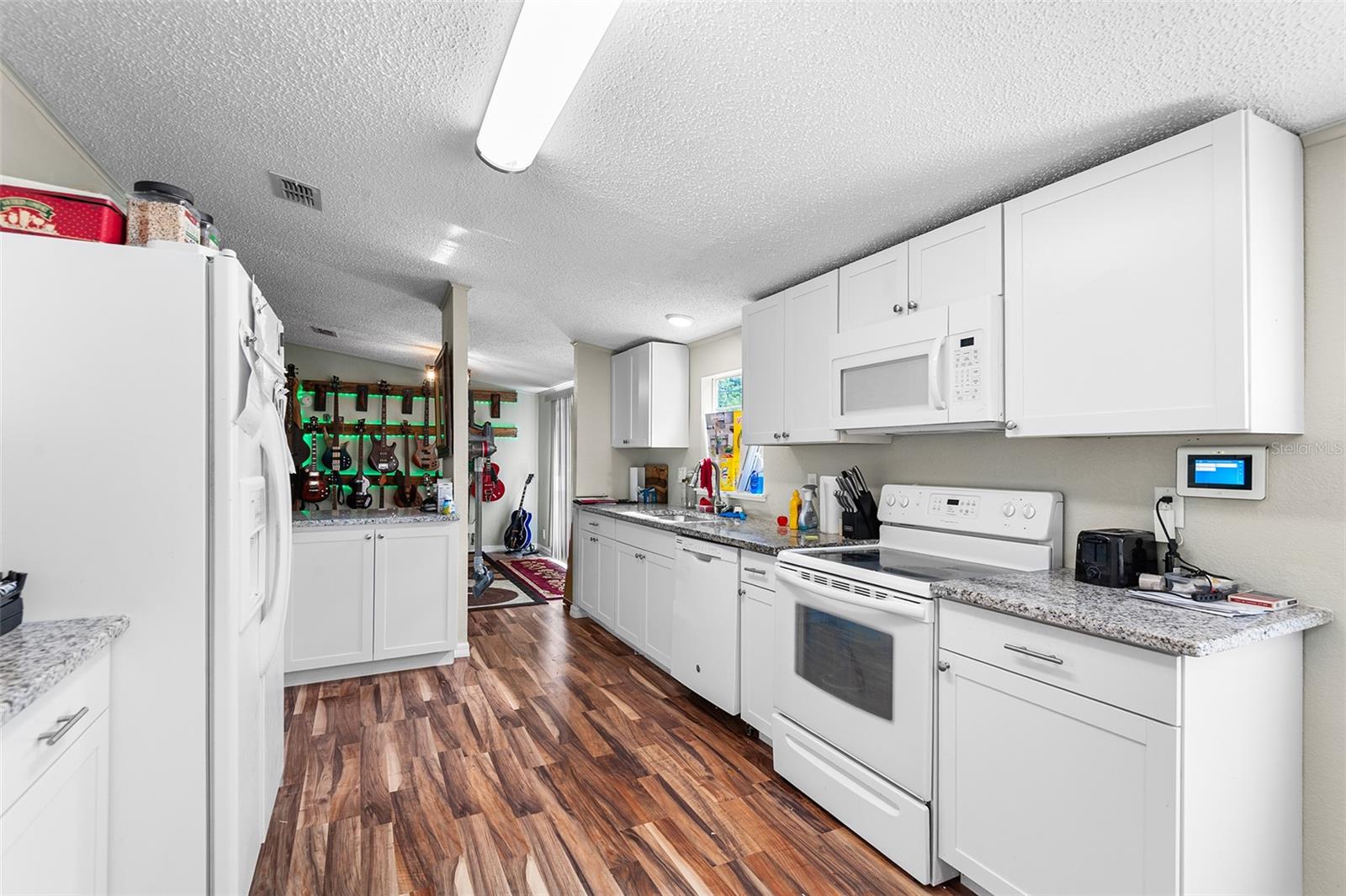 Image 10 of 31 For 2912 Fletcher Ave