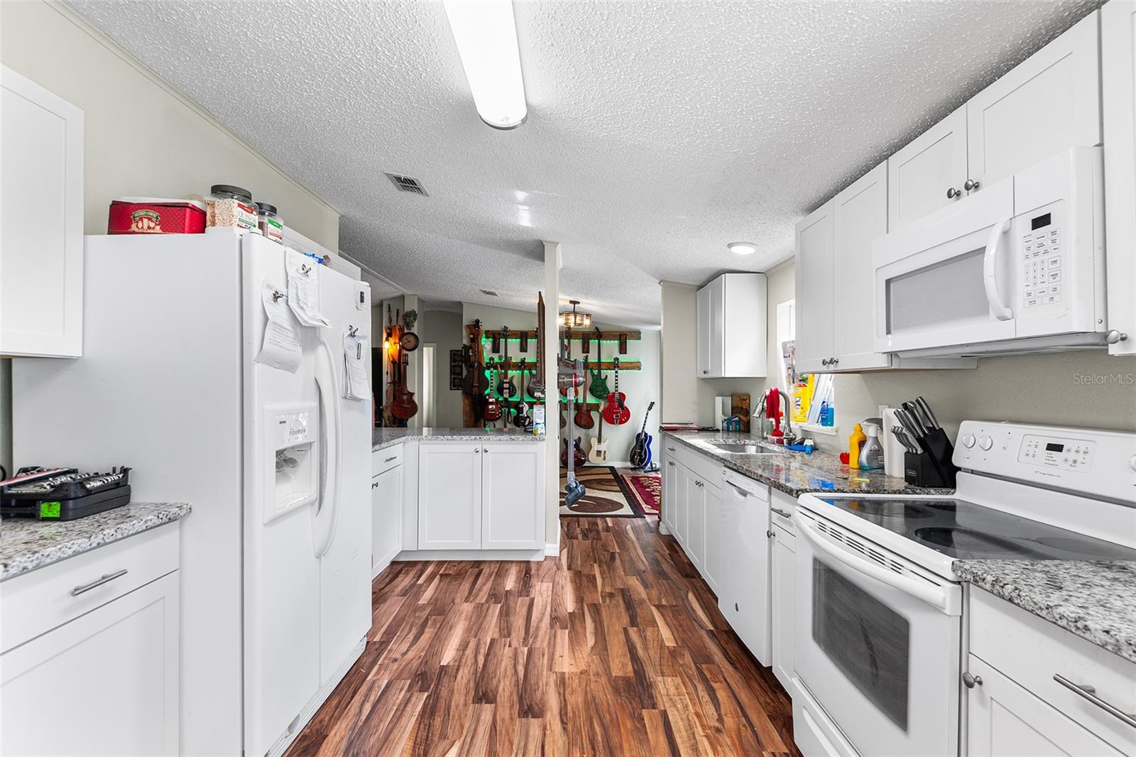 Image 11 of 31 For 2912 Fletcher Ave