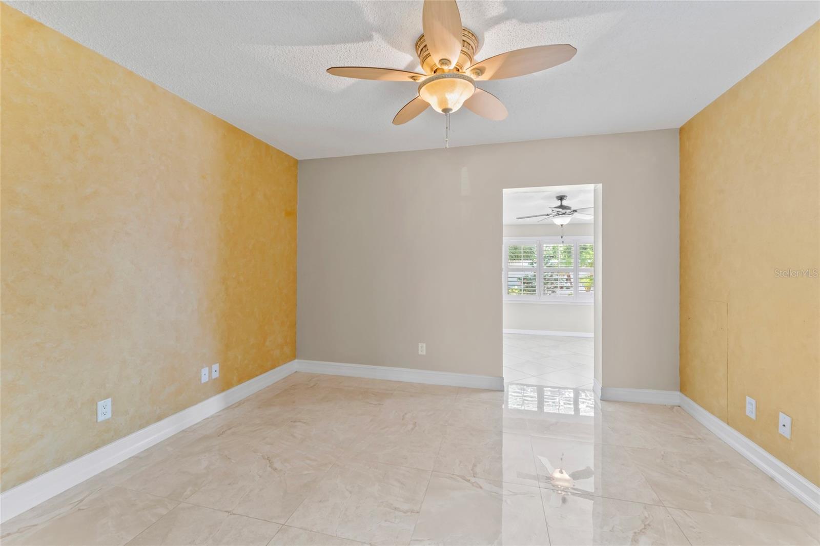 Listing photo id 20 for 7511 Mayfair Court
