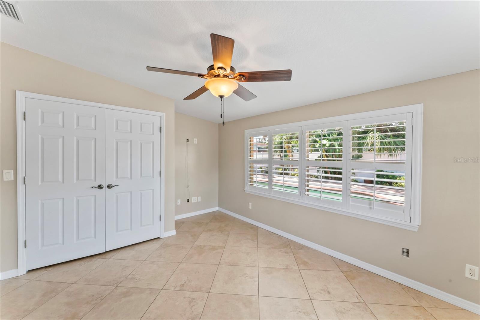 Listing photo id 22 for 7511 Mayfair Court