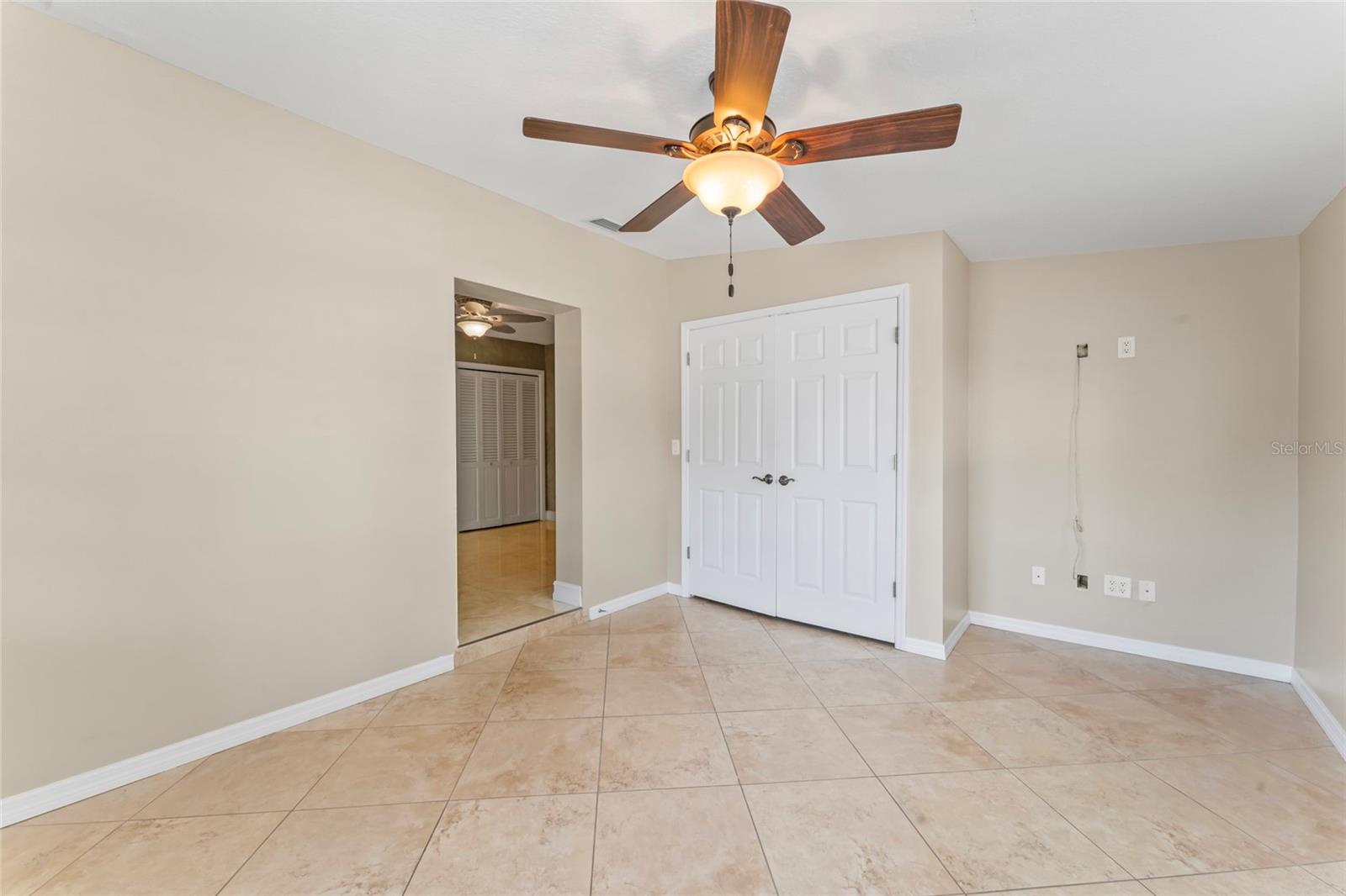 Listing photo id 23 for 7511 Mayfair Court