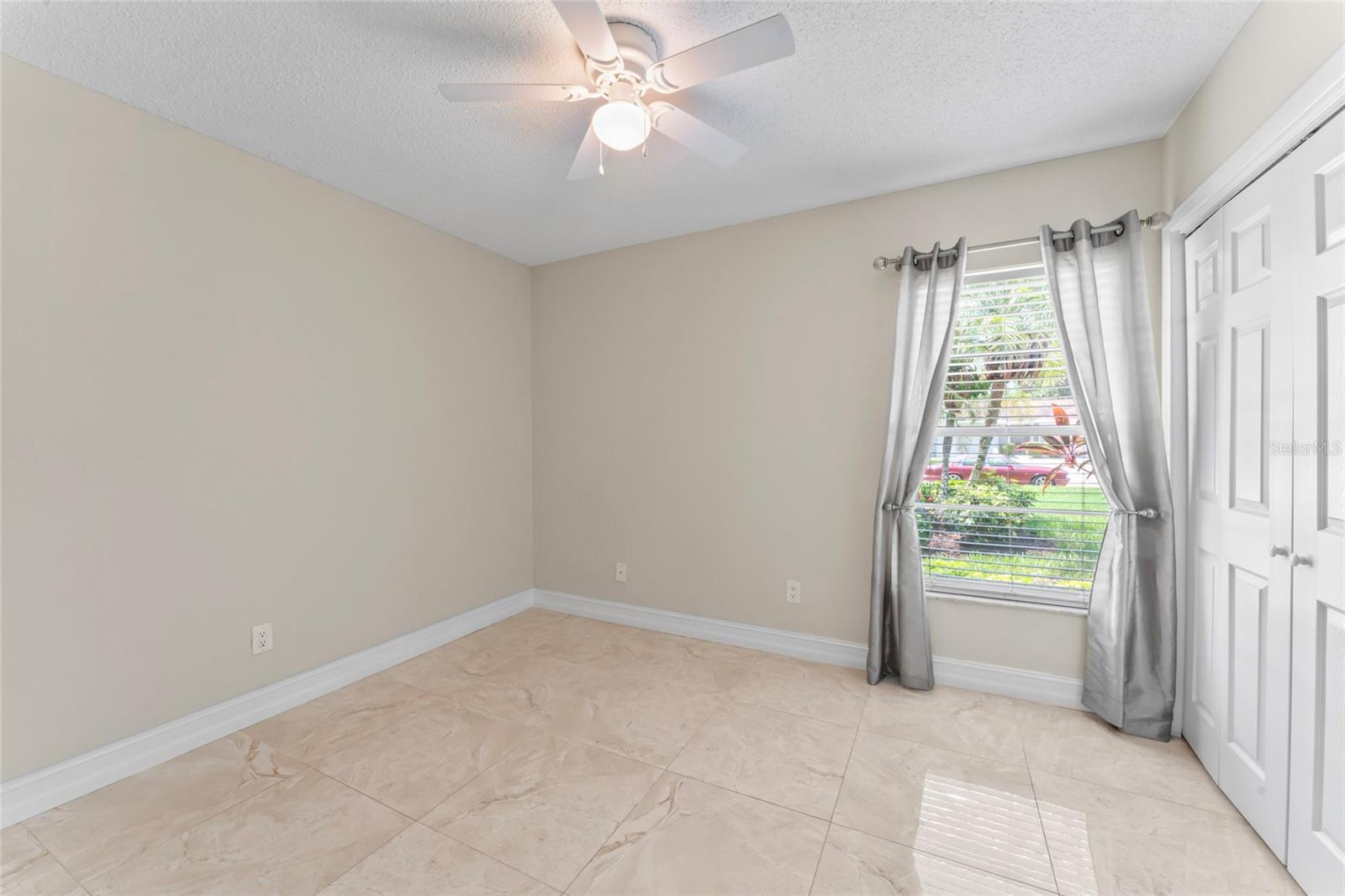 Listing photo id 24 for 7511 Mayfair Court