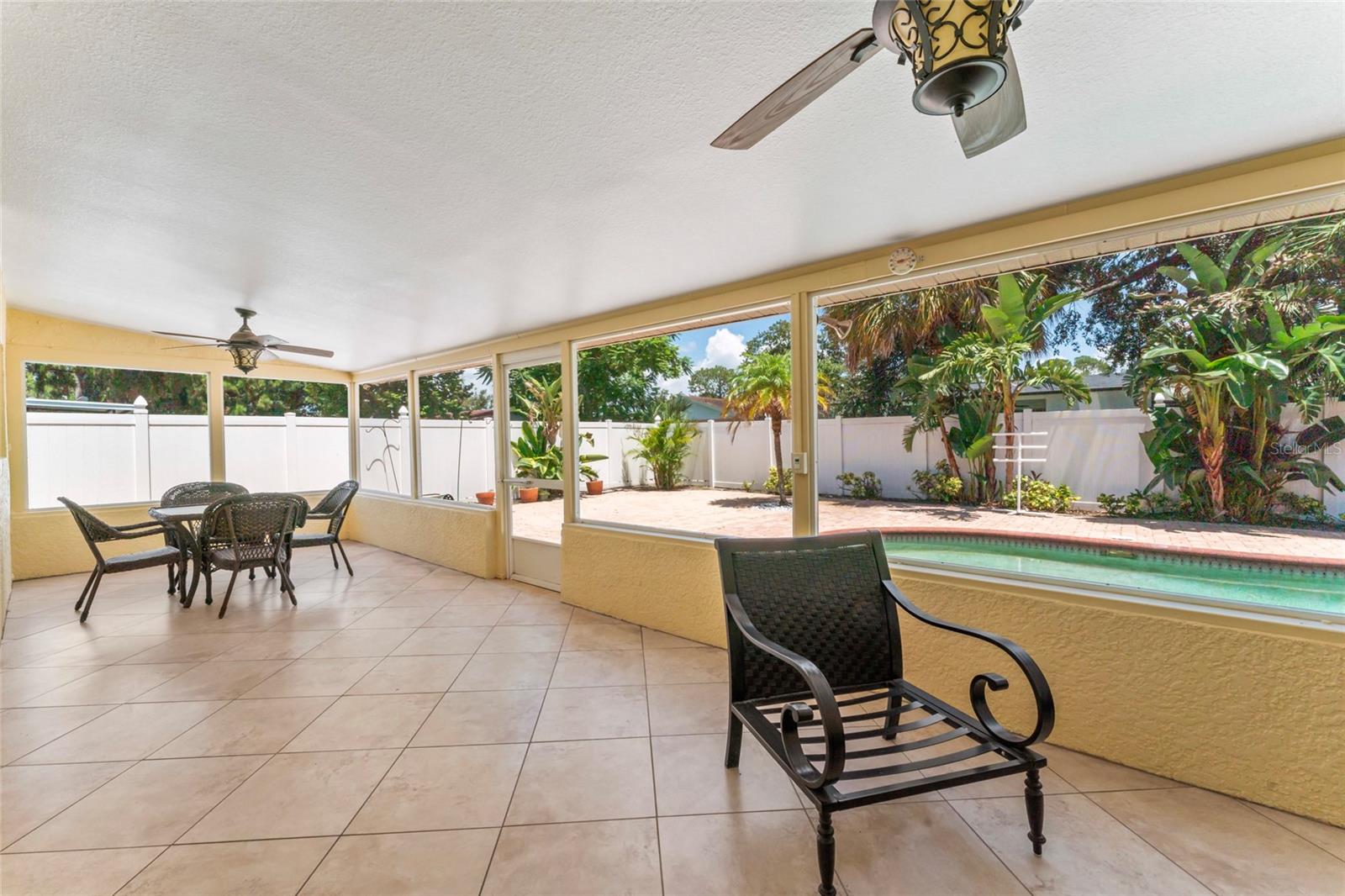 Listing photo id 28 for 7511 Mayfair Court