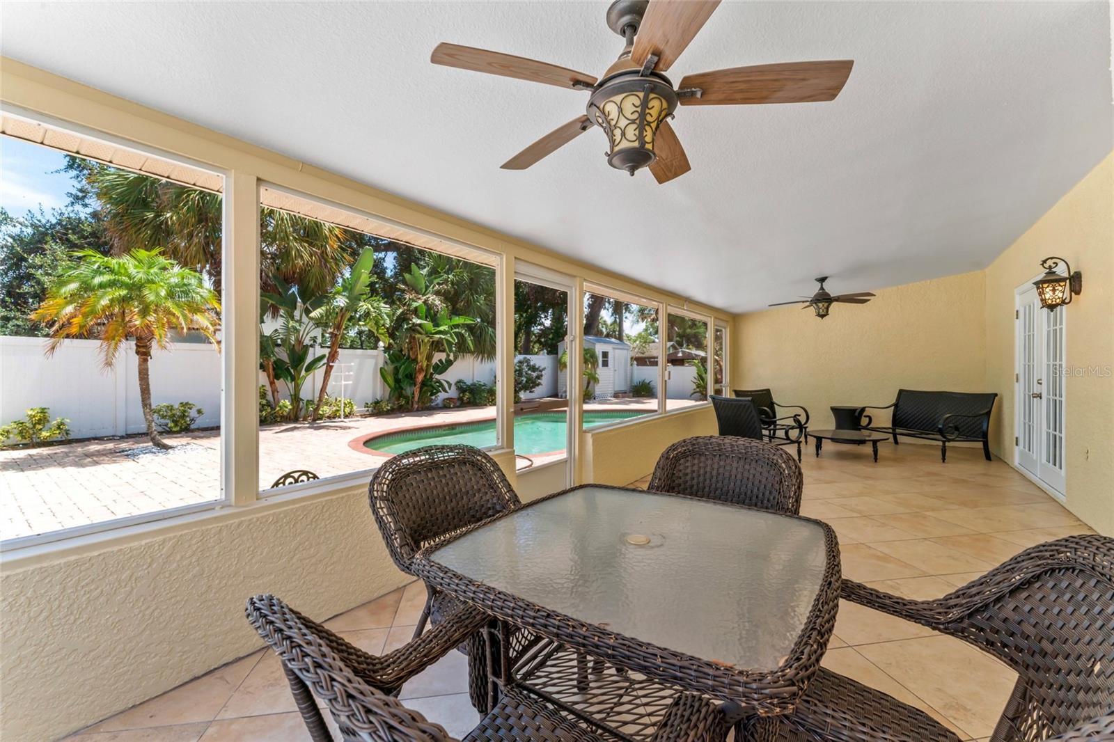 Listing photo id 29 for 7511 Mayfair Court