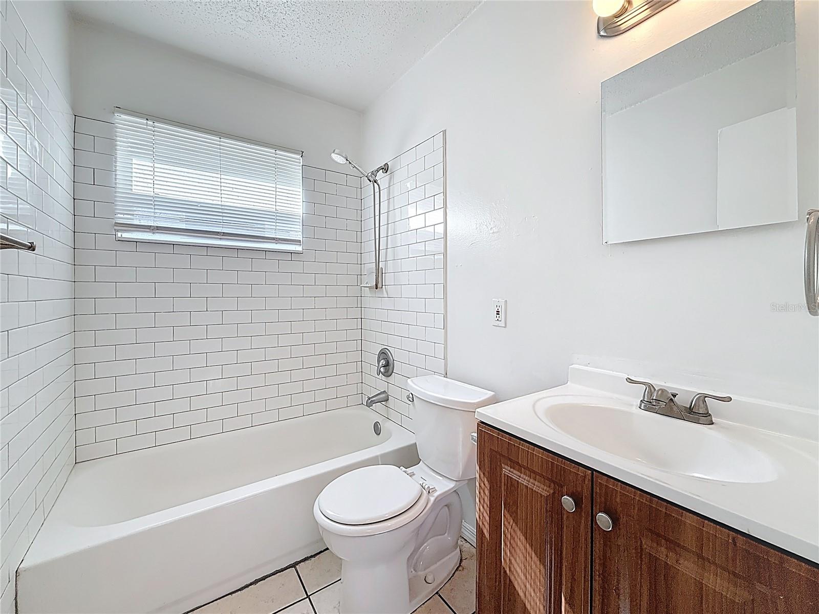 Image 13 of 40 For 2319 18th Avenue Sw