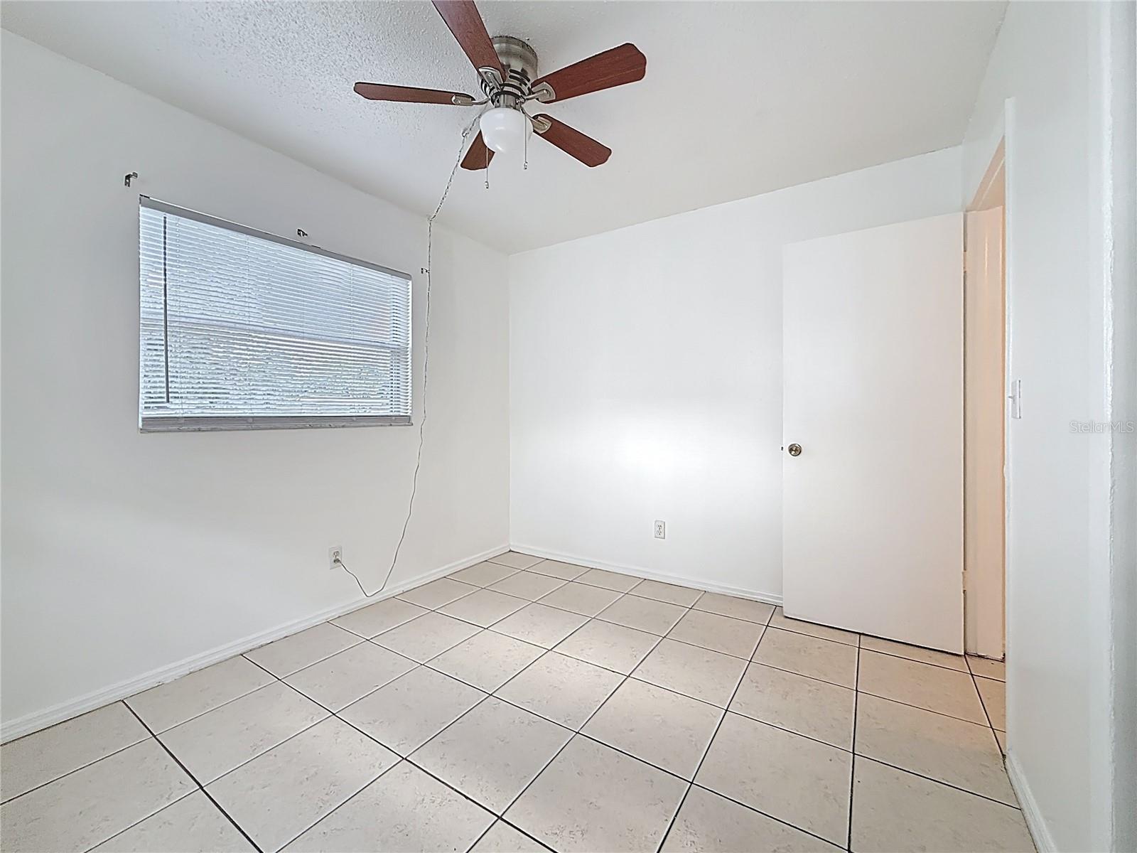 Image 19 of 40 For 2319 18th Avenue Sw