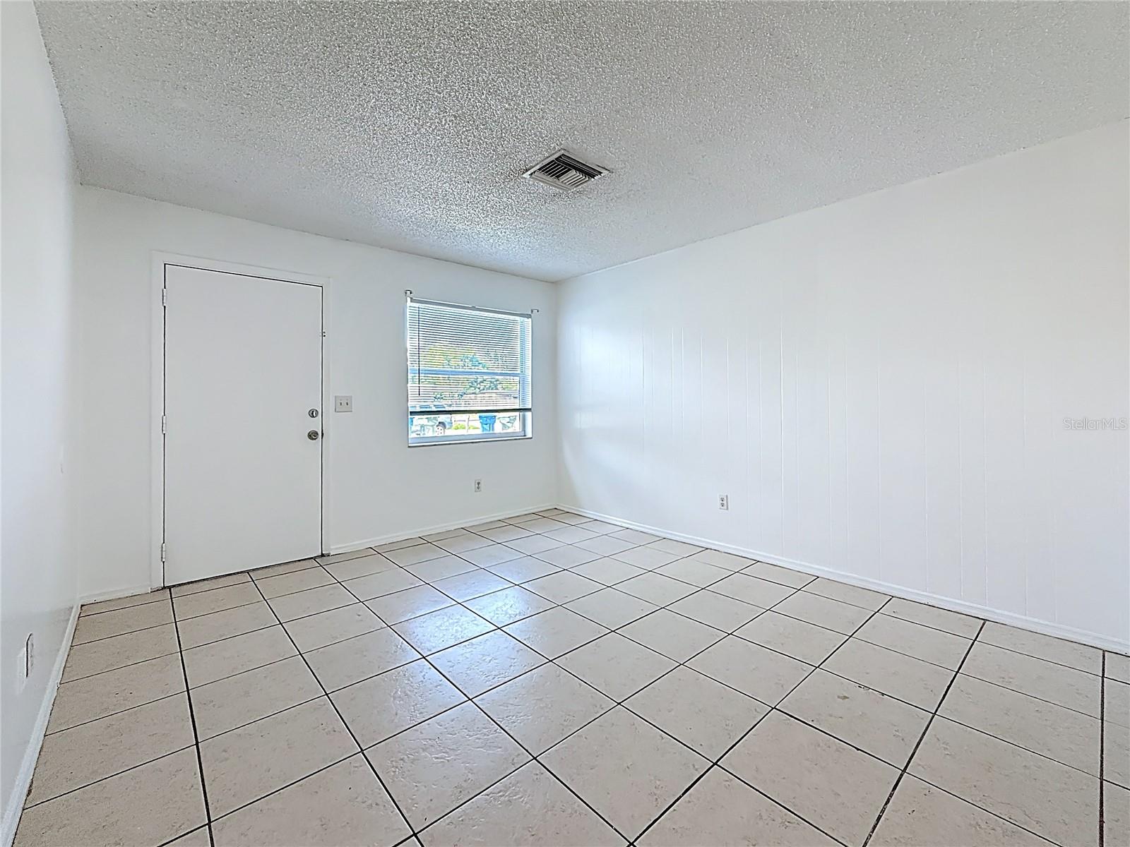 Image 22 of 40 For 2319 18th Avenue Sw
