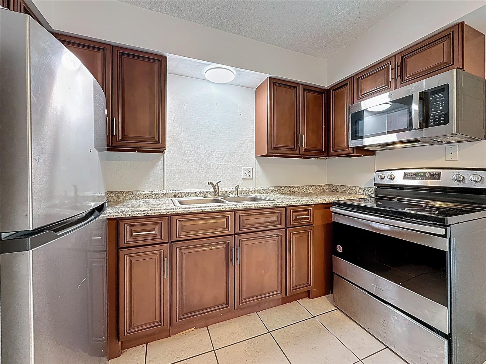 Image 3 of 40 For 2319 18th Avenue Sw