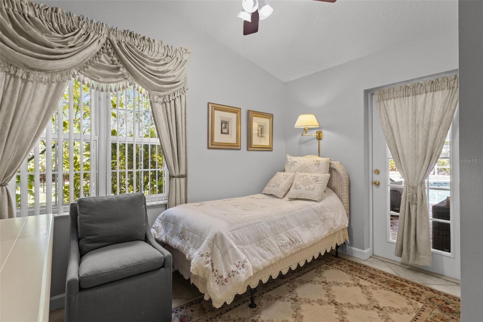 Image 19 of 53 For 7109 San Jose Loop