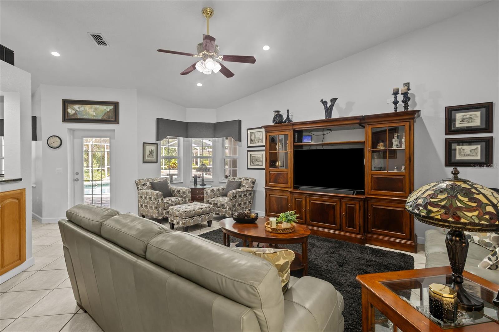 Image 9 of 53 For 7109 San Jose Loop