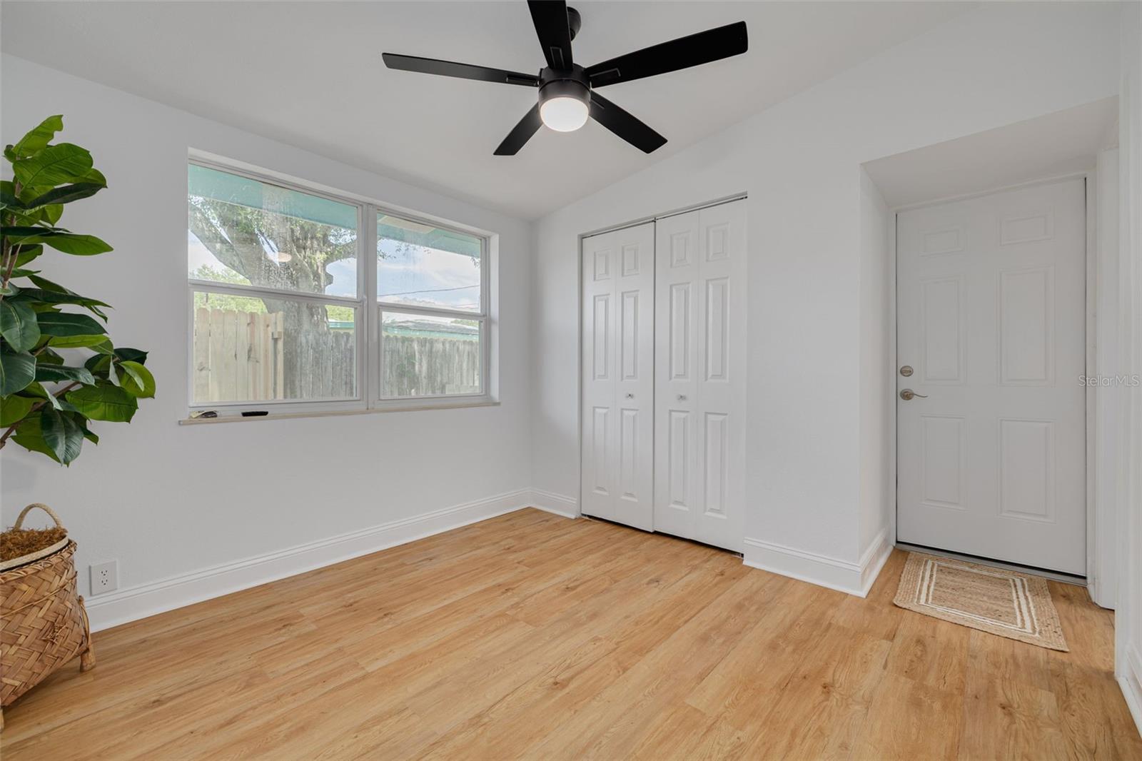 Image 11 of 27 For 5417 14th Avenue S