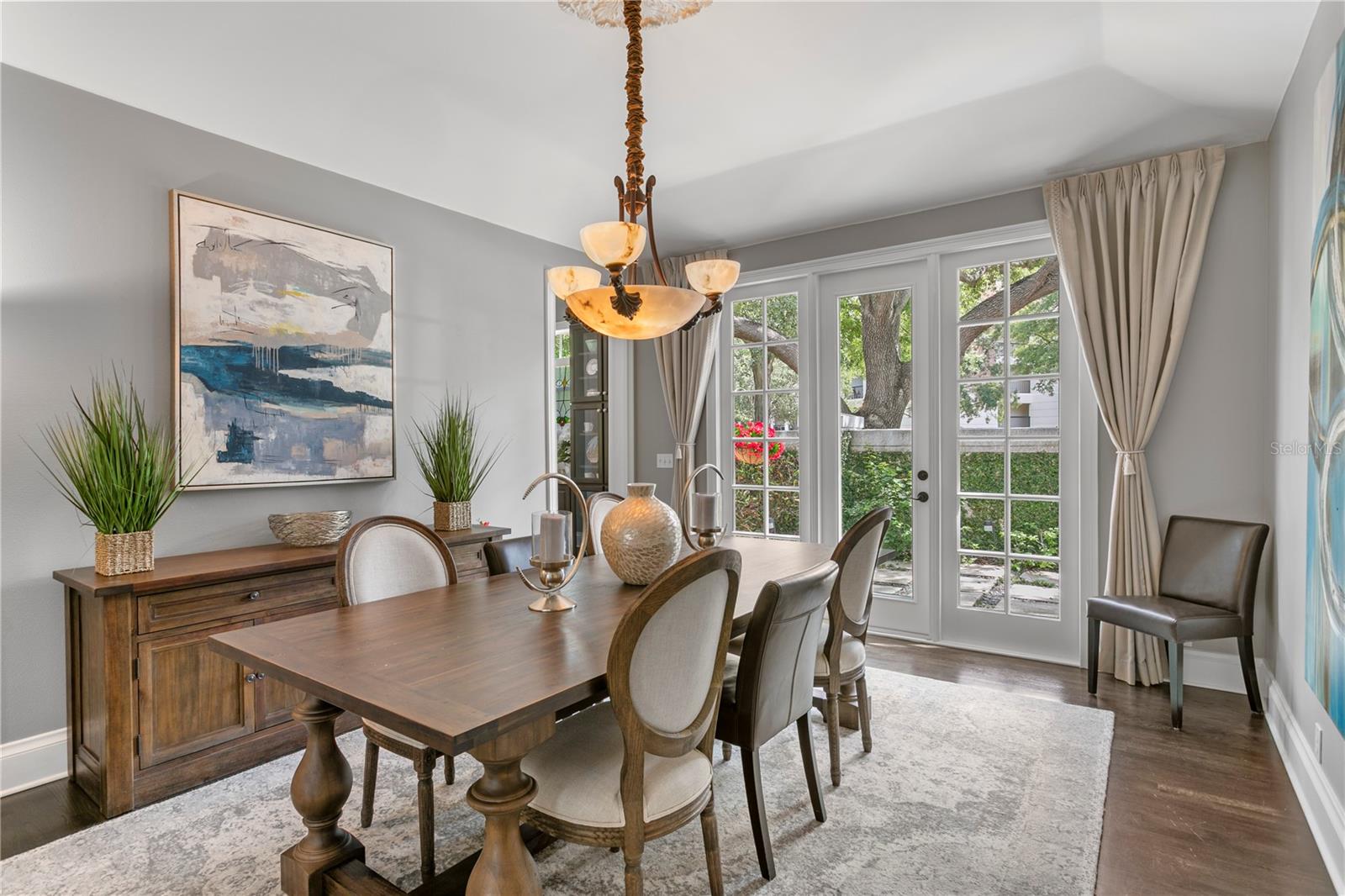 Listing photo id 19 for 901 Harbour Bay Drive