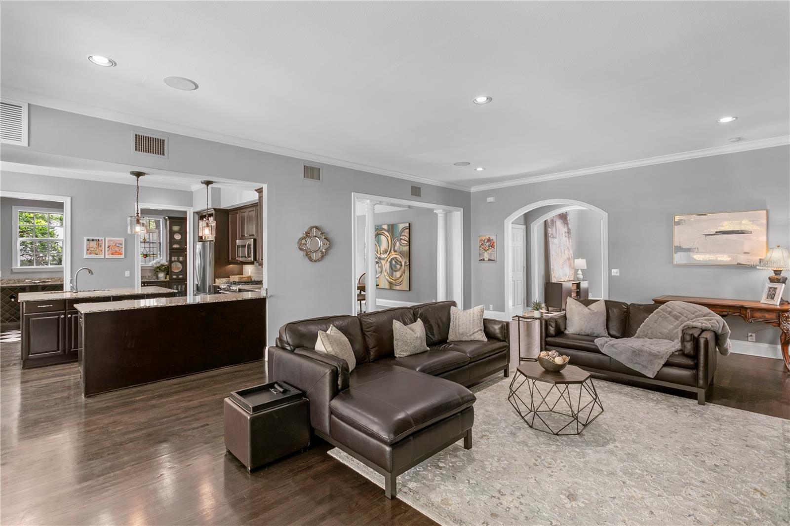 Listing photo id 24 for 901 Harbour Bay Drive