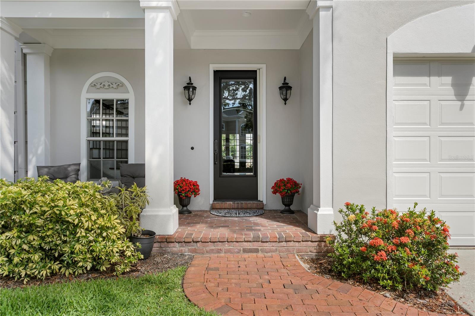 Listing photo id 1 for 901 Harbour Bay Drive