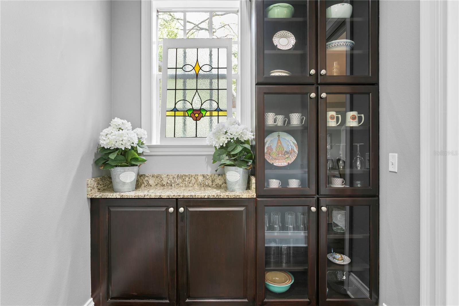Listing photo id 28 for 901 Harbour Bay Drive