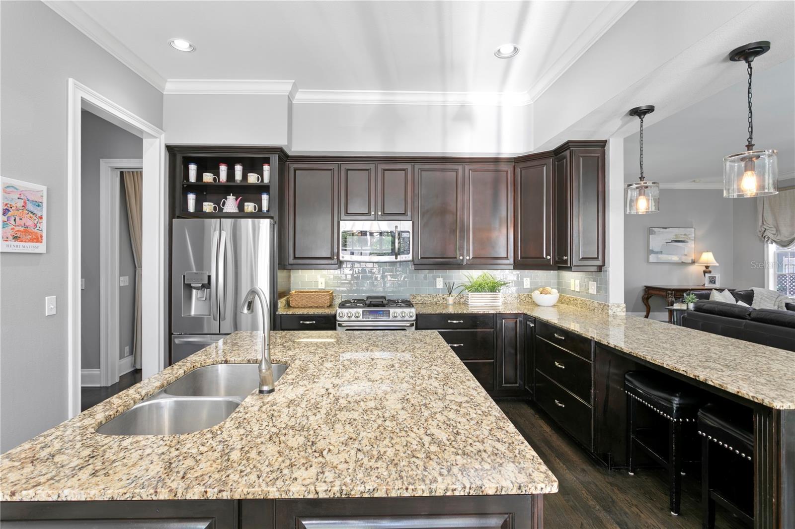Listing photo id 29 for 901 Harbour Bay Drive