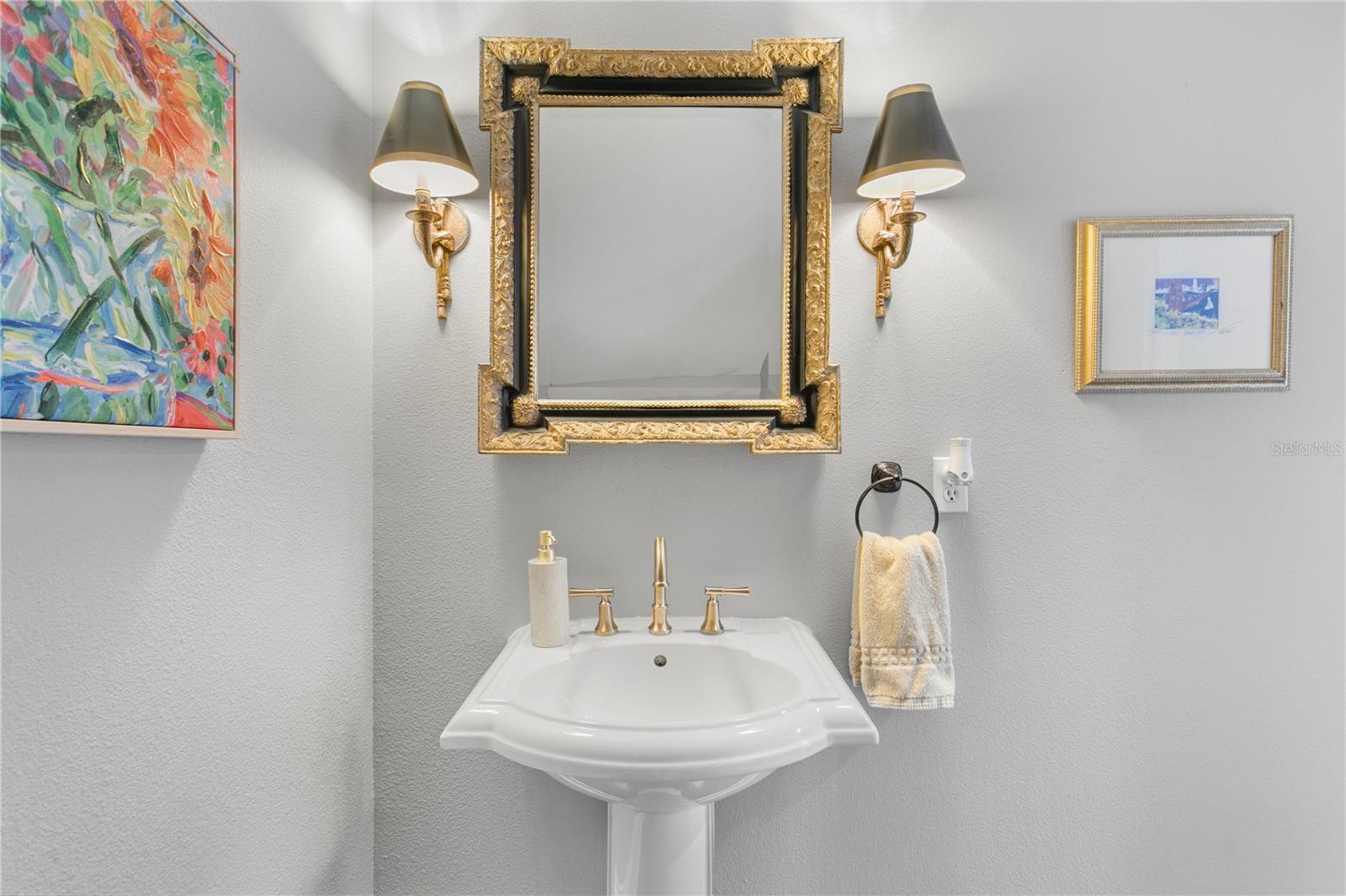 Listing photo id 37 for 901 Harbour Bay Drive