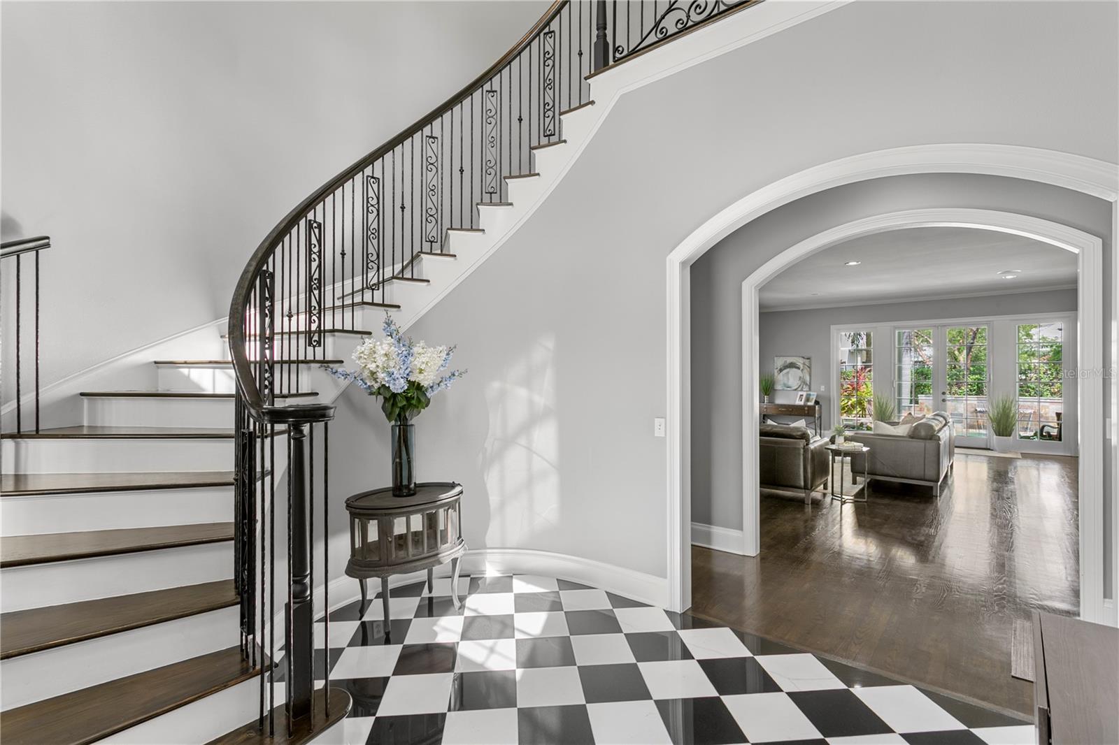 Listing photo id 38 for 901 Harbour Bay Drive
