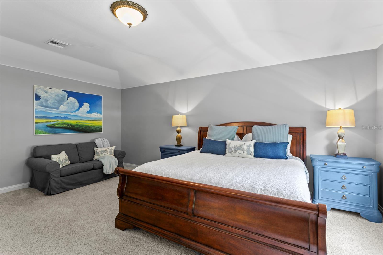 Listing photo id 41 for 901 Harbour Bay Drive
