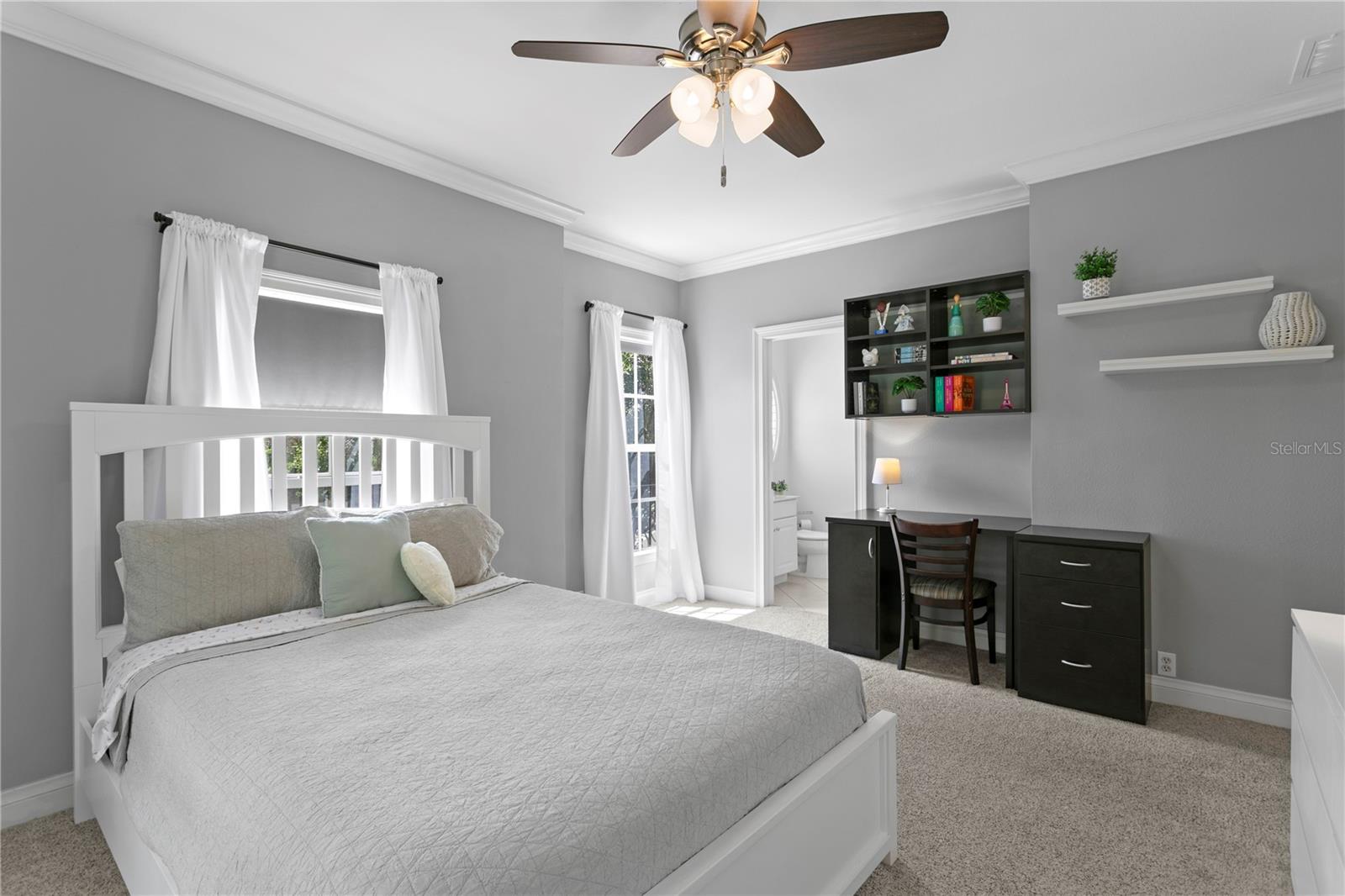 Listing photo id 49 for 901 Harbour Bay Drive
