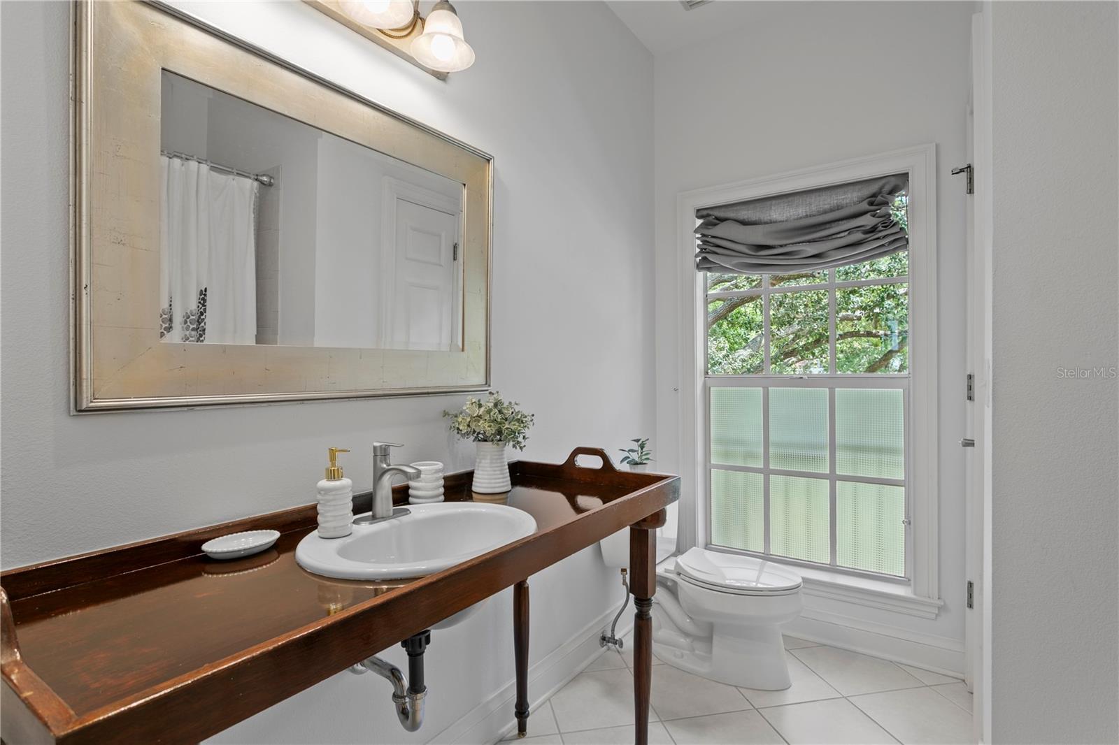 Listing photo id 56 for 901 Harbour Bay Drive