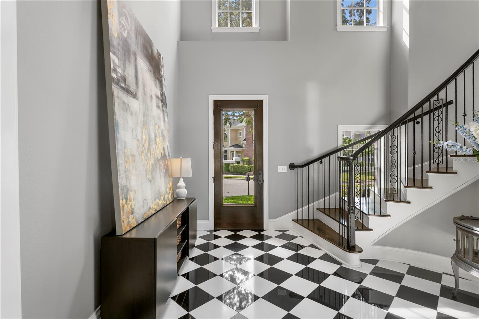 Listing photo id 4 for 901 Harbour Bay Drive