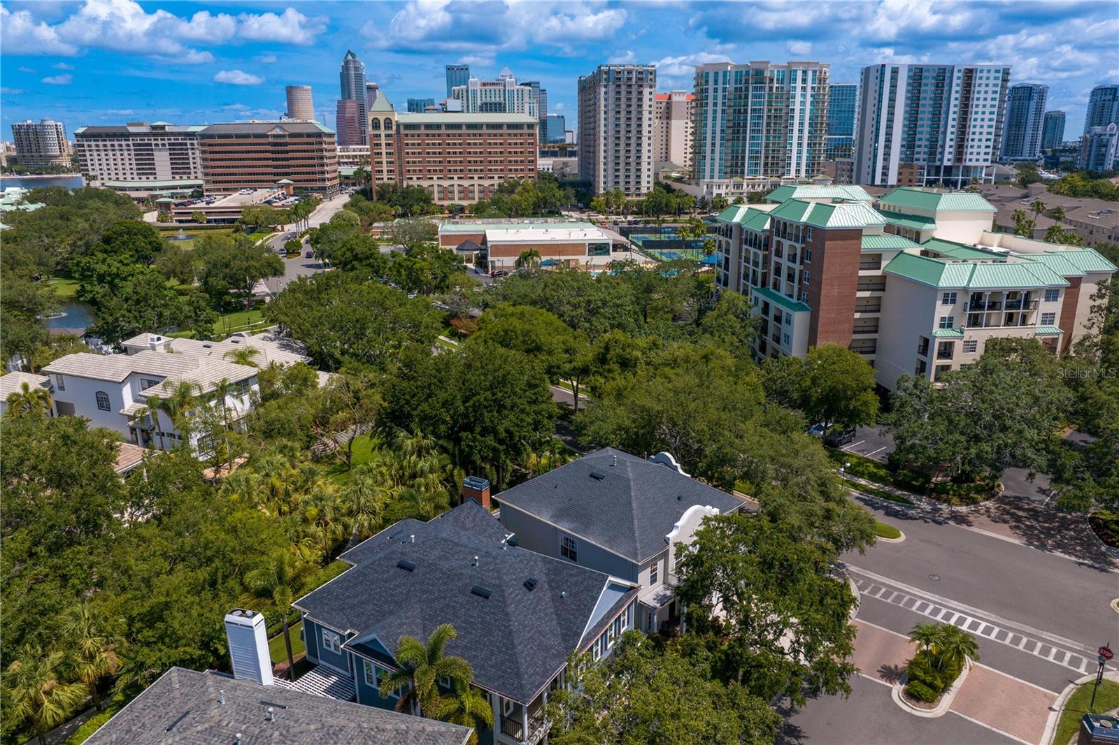 Listing photo id 63 for 901 Harbour Bay Drive
