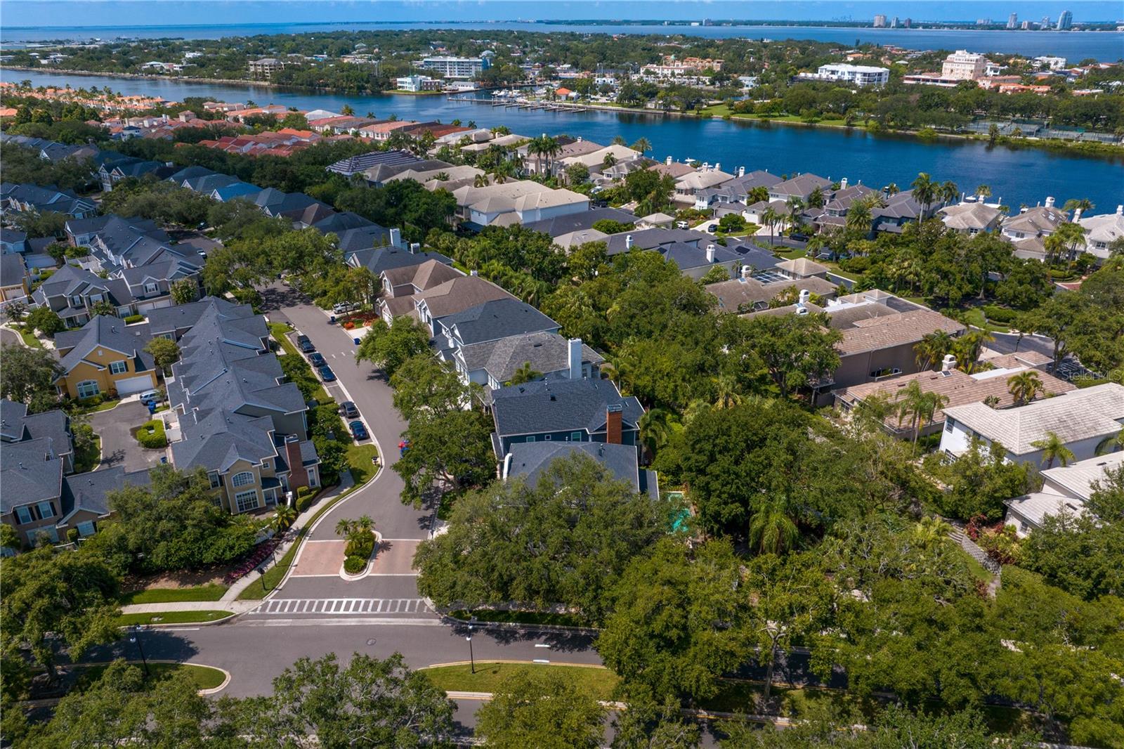 Listing photo id 64 for 901 Harbour Bay Drive
