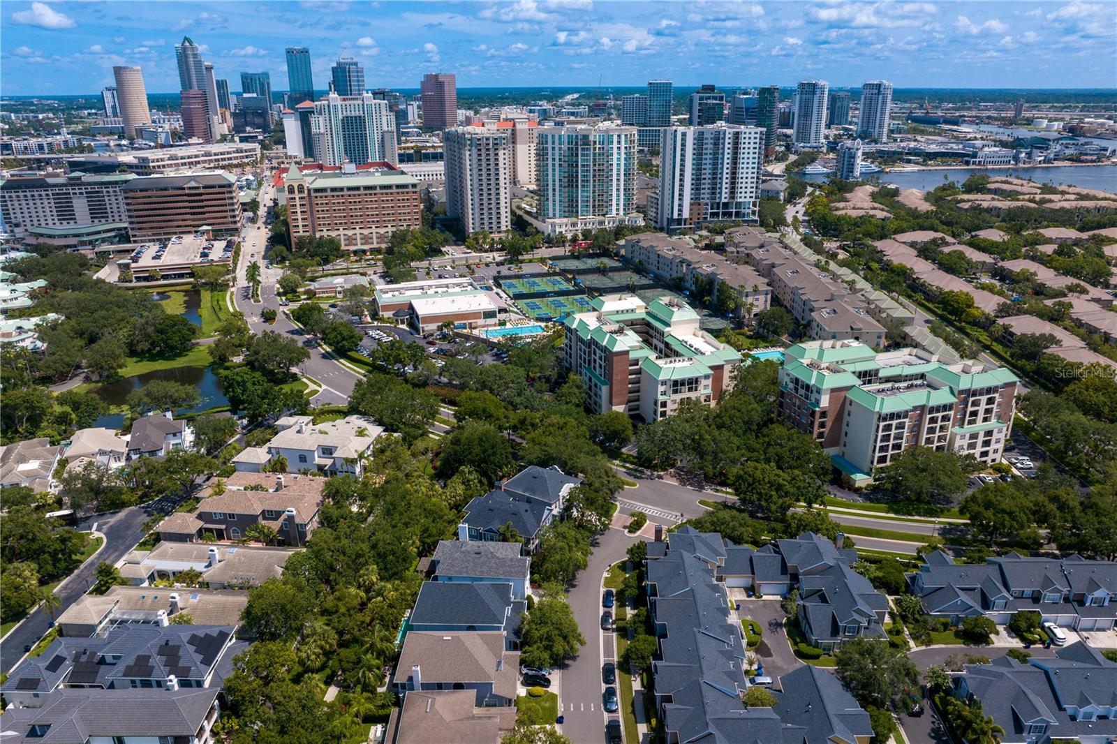 Listing photo id 70 for 901 Harbour Bay Drive