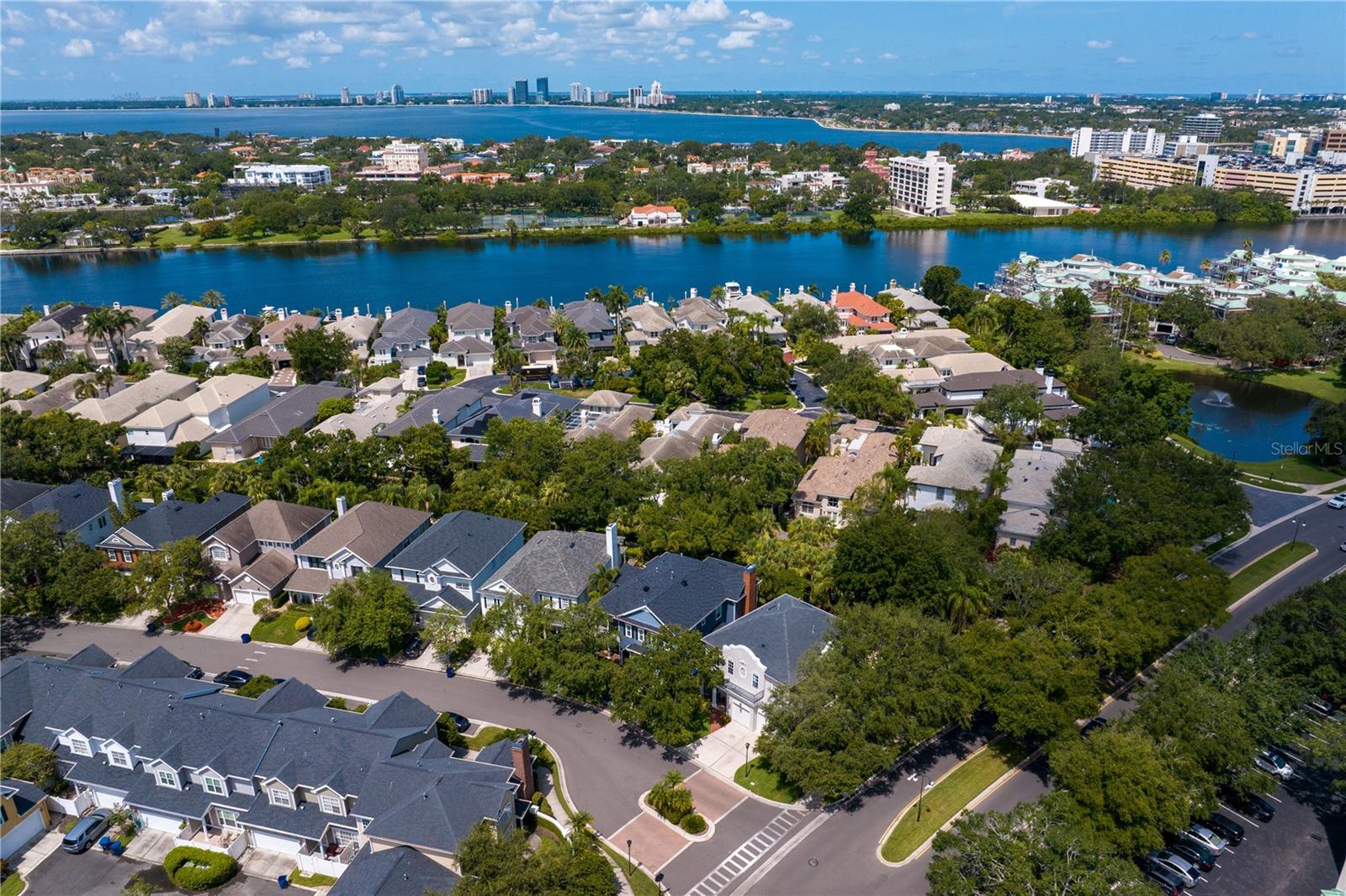 Listing photo id 73 for 901 Harbour Bay Drive