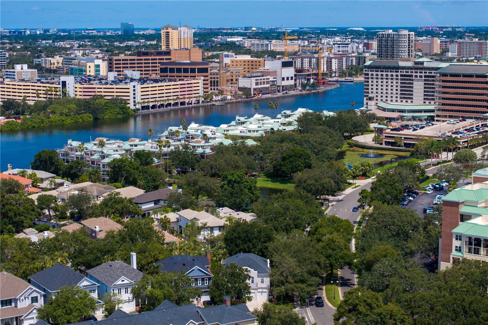 Listing photo id 74 for 901 Harbour Bay Drive