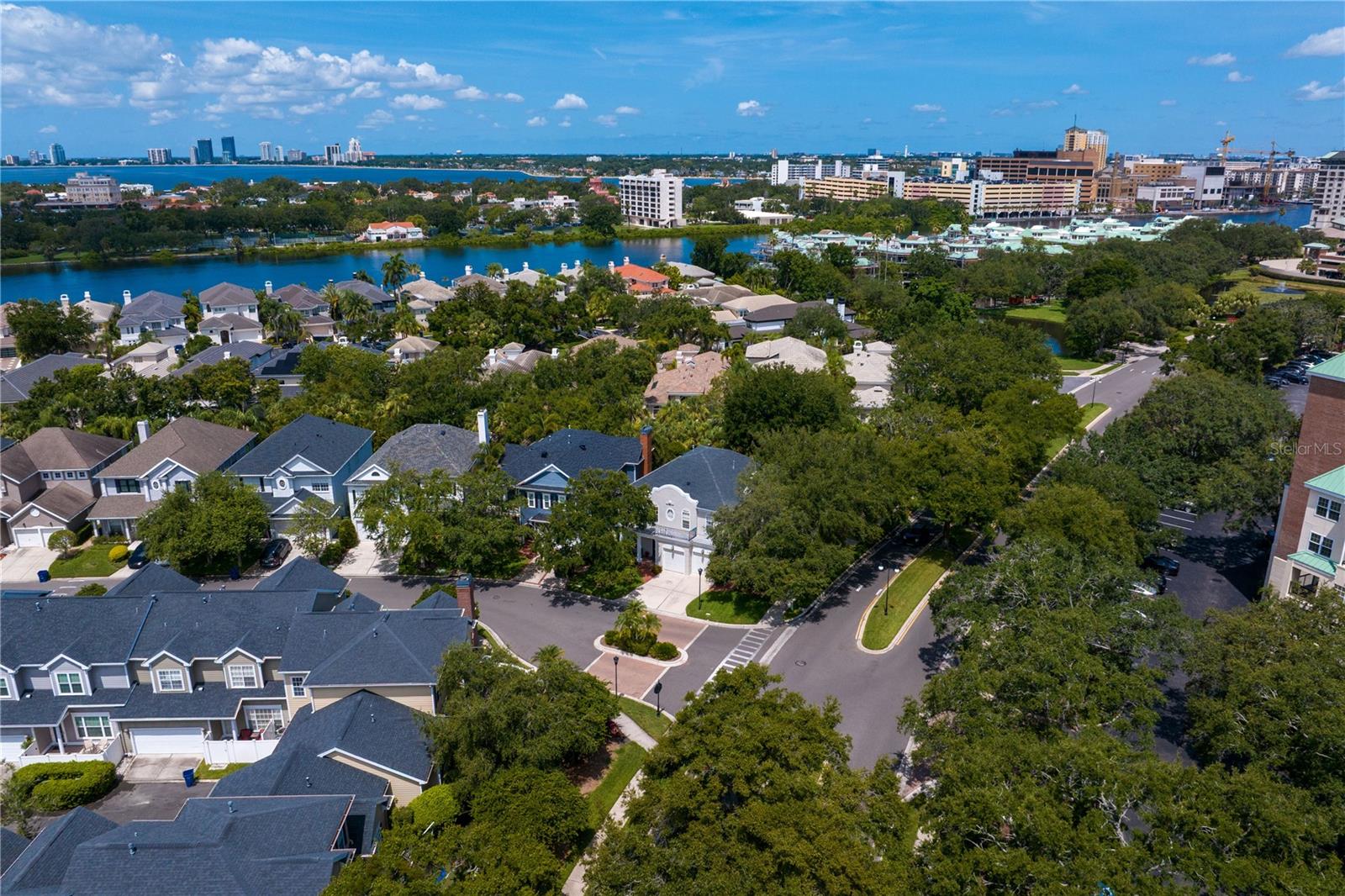 Listing photo id 75 for 901 Harbour Bay Drive