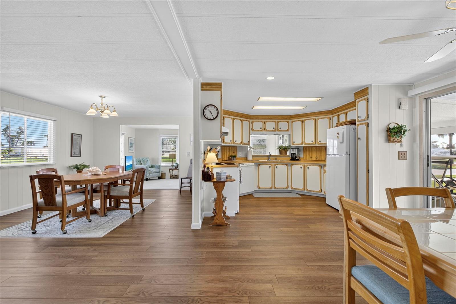 Image 11 of 74 For 635 Los Altos