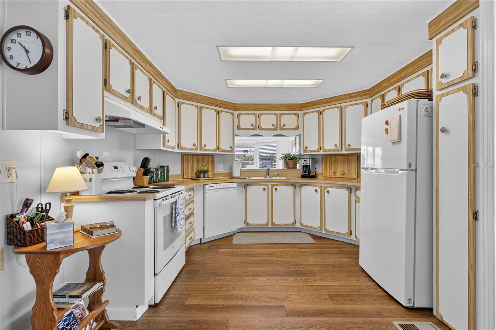 Image 12 of 74 For 635 Los Altos