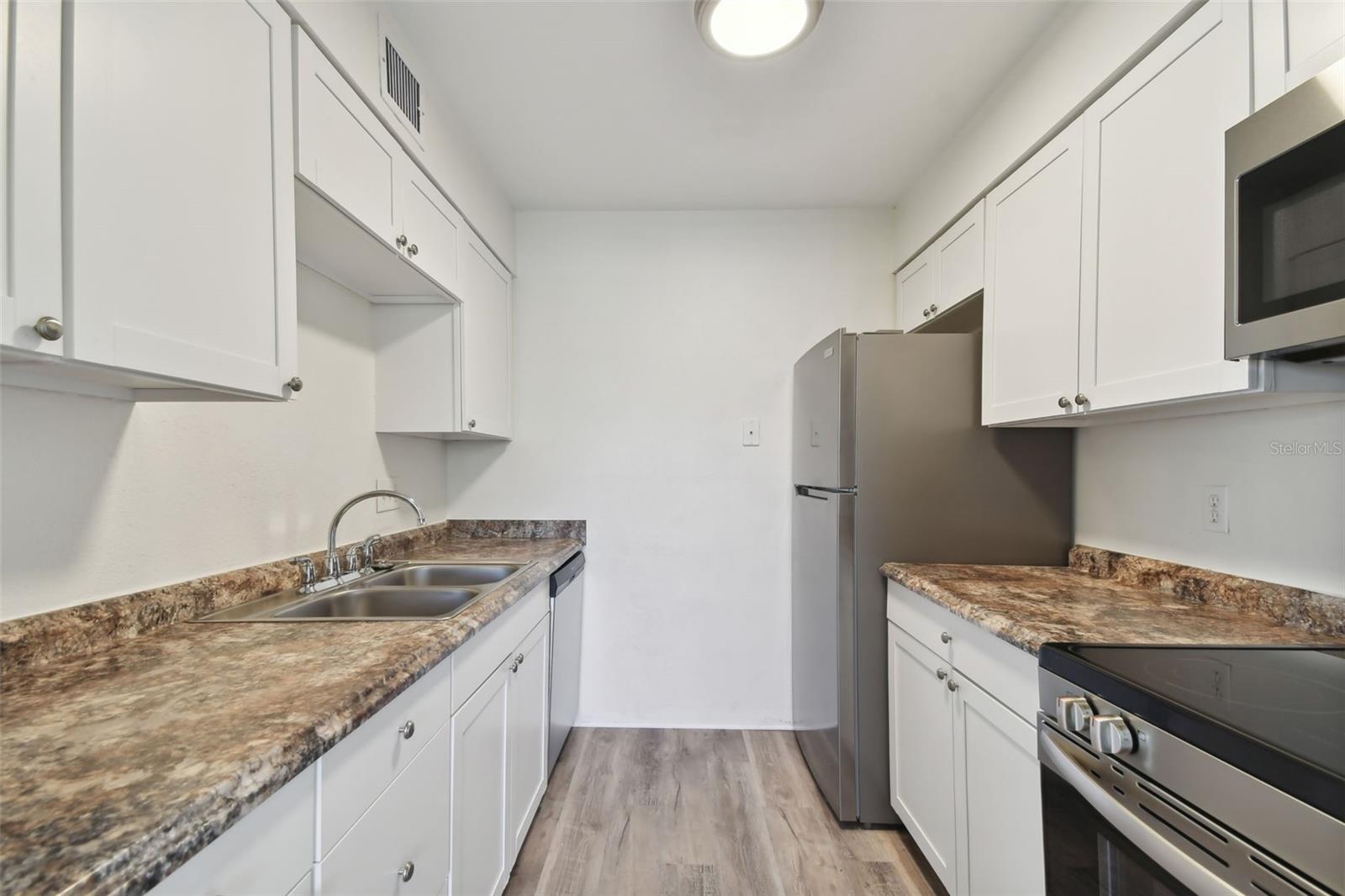 Image 7 of 52 For 350 79th Avenue N 336