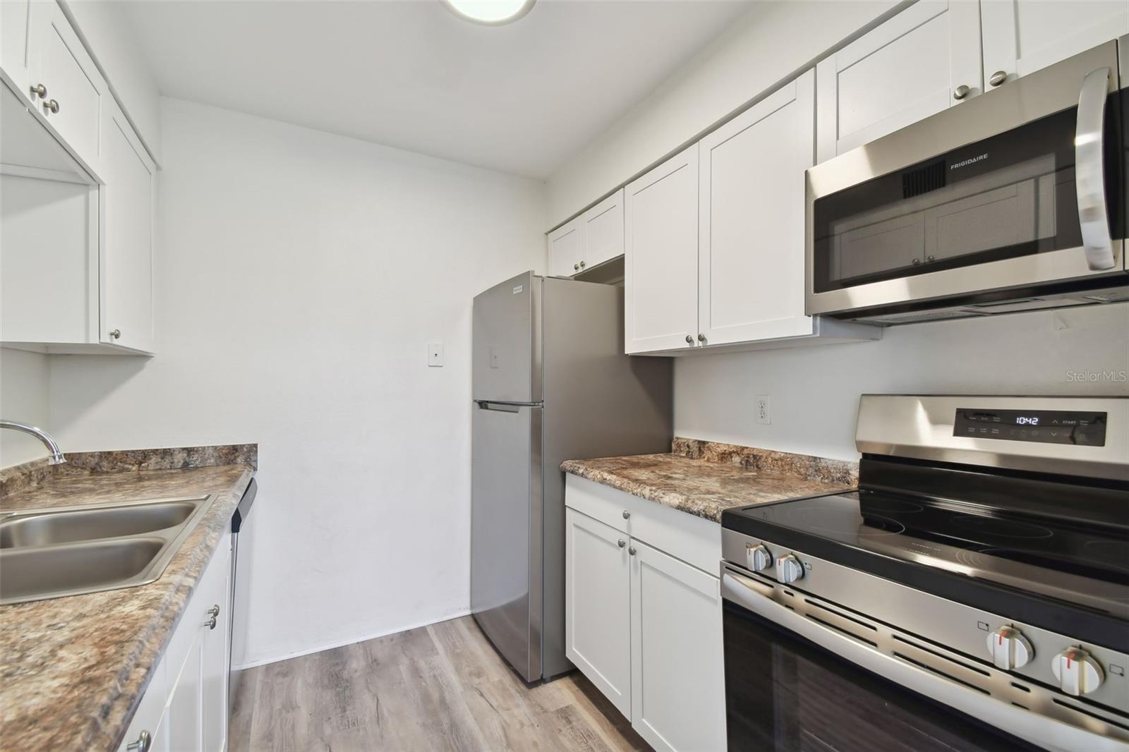 Image 8 of 52 For 350 79th Avenue N 336