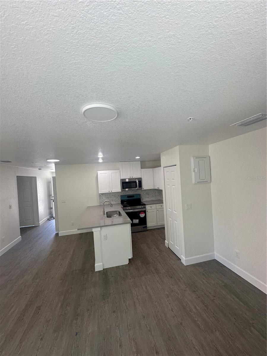 Image 12 of 54 For 326 Grosse Avenue 5