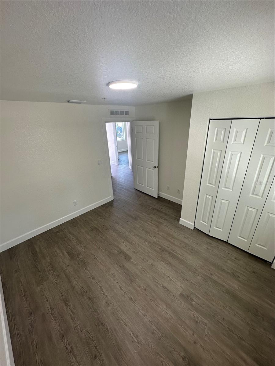 Image 13 of 54 For 326 Grosse Avenue 5