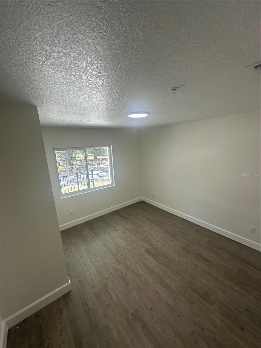 Image 5 of 54 For 326 Grosse Avenue 5