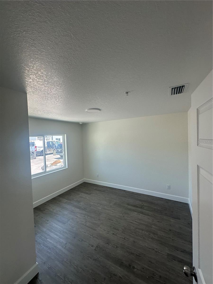 Image 7 of 54 For 326 Grosse Avenue 5