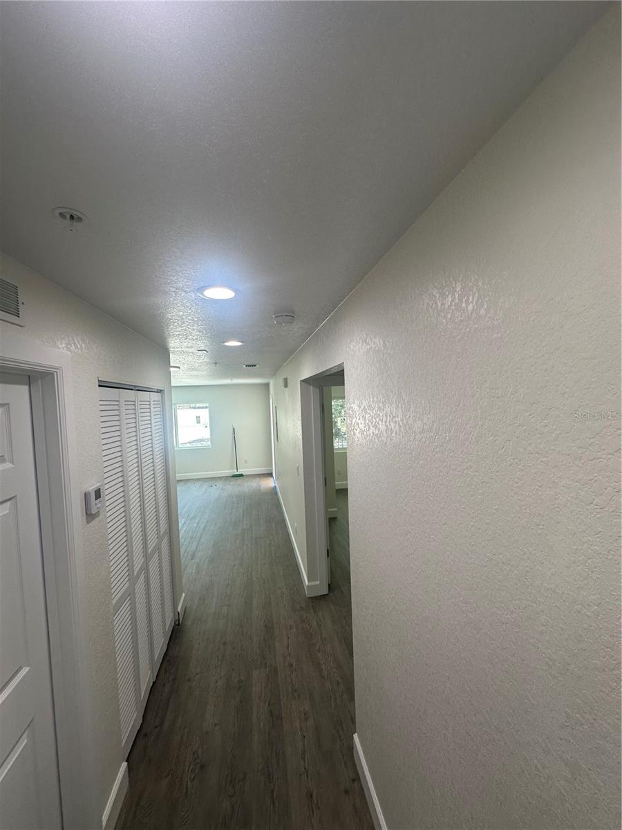 Image 8 of 54 For 326 Grosse Avenue 5