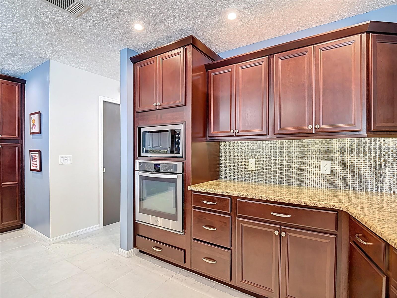 Image 23 of 81 For 2527 Arborwood Drive