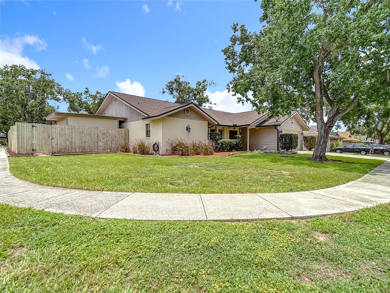 Image 68 of 81 For 2527 Arborwood Drive