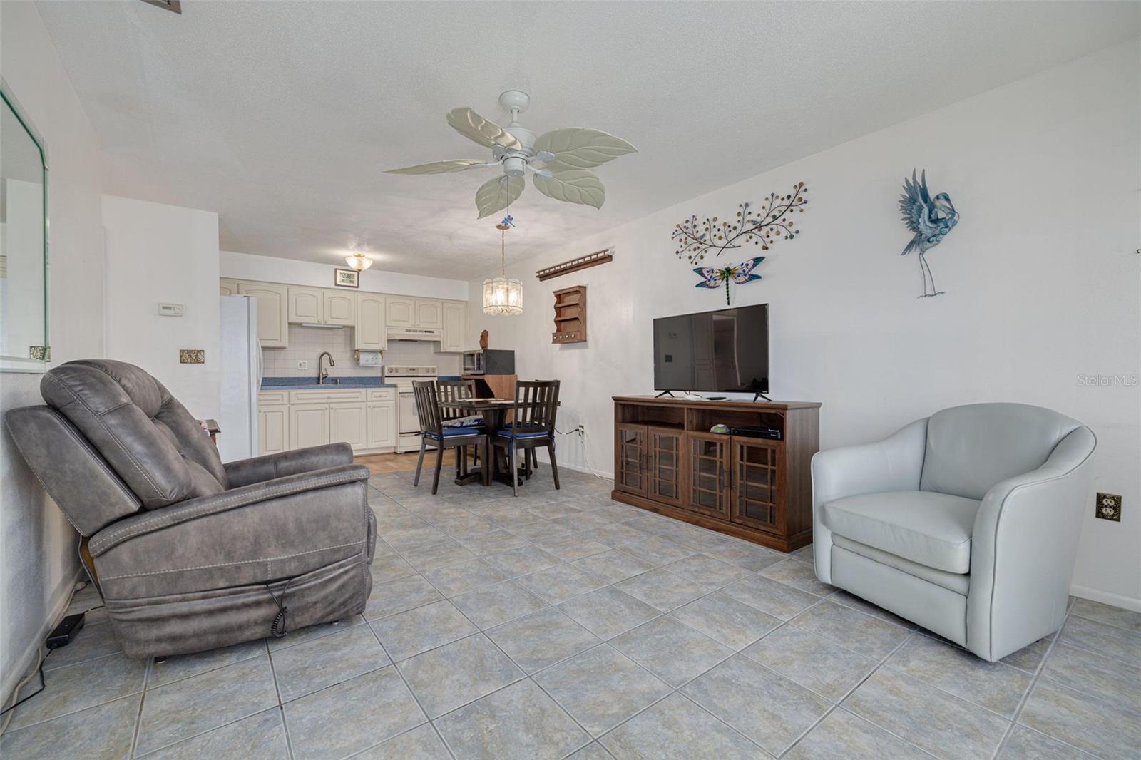 Image 4 of 24 For 4357 Tahitian Gardens Circle B