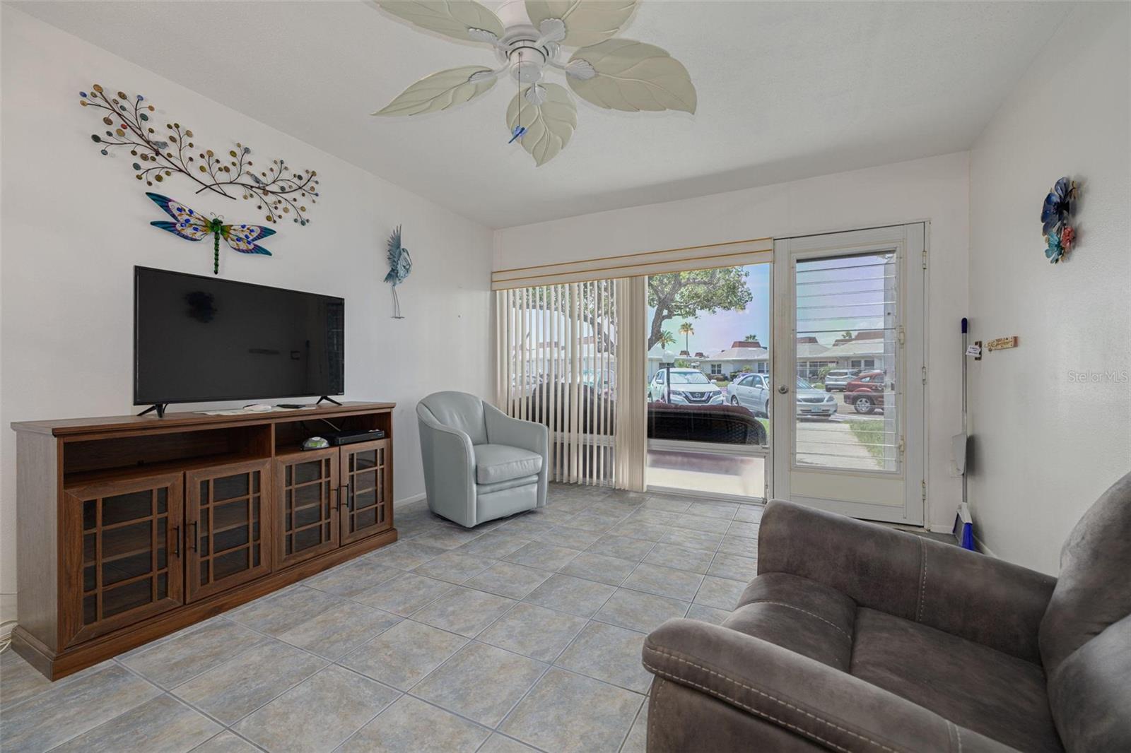 Image 6 of 24 For 4357 Tahitian Gardens Circle B