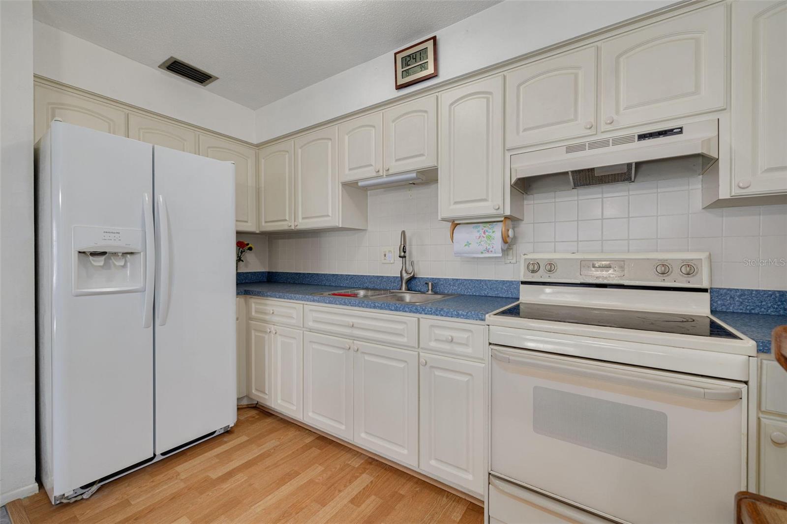 Image 7 of 24 For 4357 Tahitian Gardens Circle B