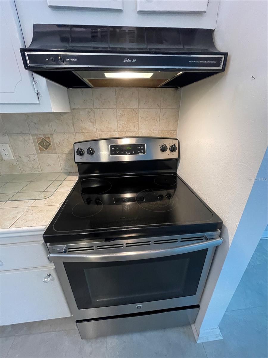 Listing photo id 9 for 223 Elmwood Circle